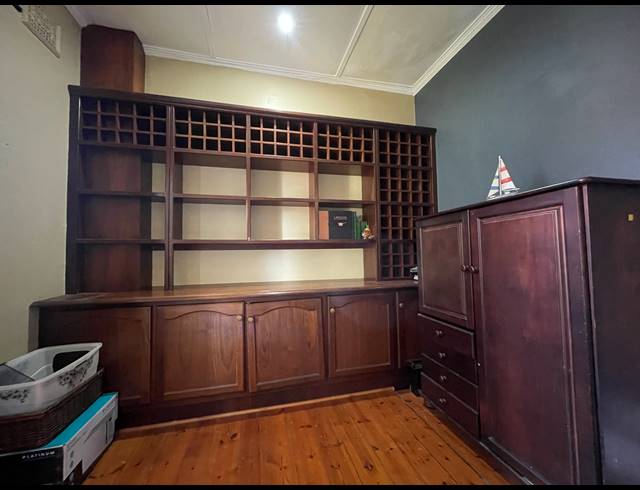4 BEDROOM HOUSE FOR SALE IN ESSENWOOD